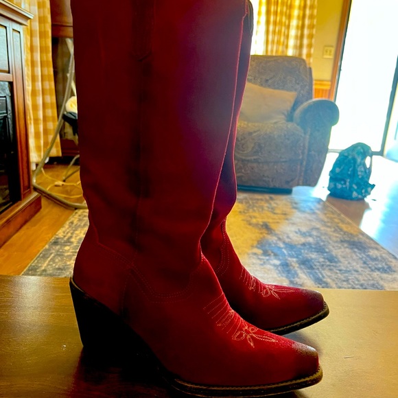 Size 6.5 Dan Post Velvet Red Boots - Picture 2 of 4